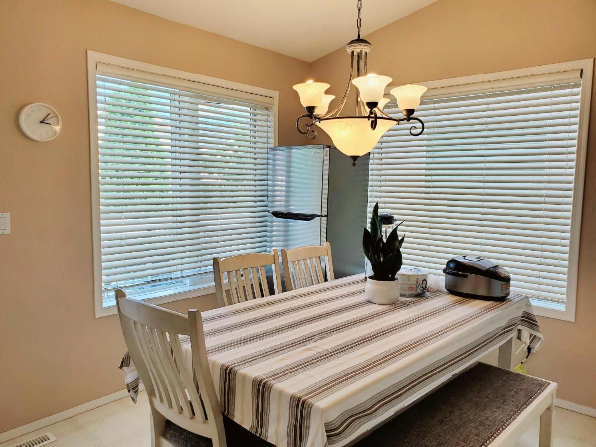 Saskatoon Lashyn Cove Homestay Экстерьер фото