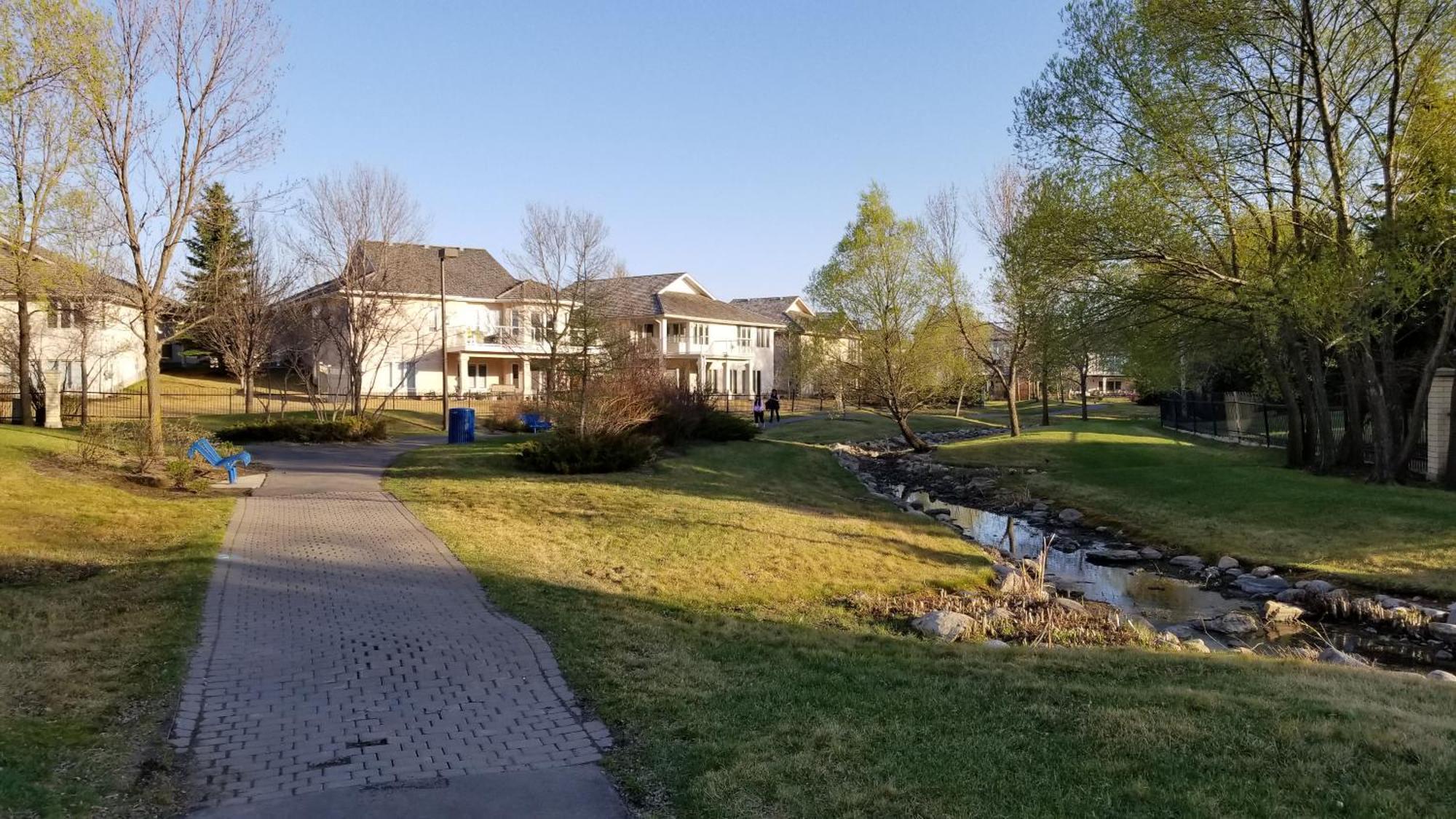 Saskatoon Lashyn Cove Homestay Экстерьер фото