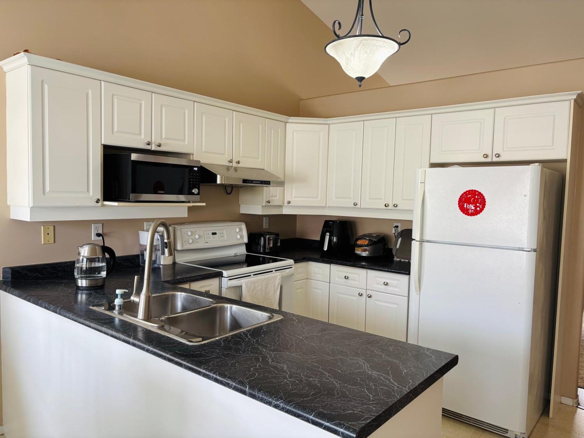 Saskatoon Lashyn Cove Homestay Экстерьер фото