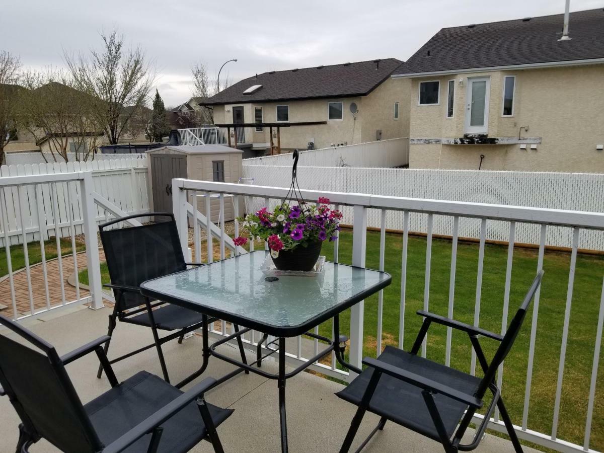 Saskatoon Lashyn Cove Homestay Экстерьер фото